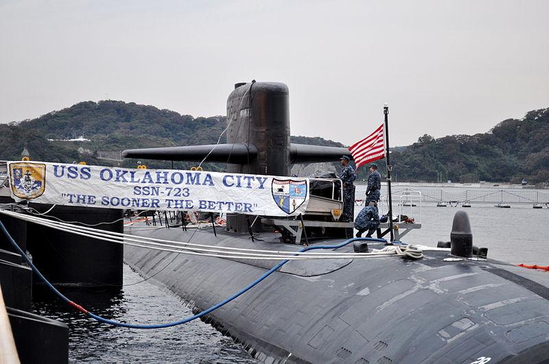 800px US Navy 111109 N BB270 003 USS Oklahoma City SSN 723 moores at Fleet Activities Yokosuka